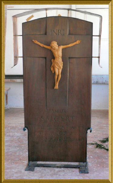 Tomb of Christ made ​​of tropical wood with mounted body